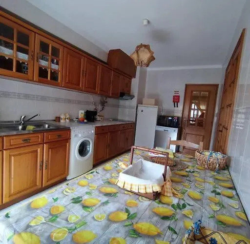 Sea Breeze Apartment *